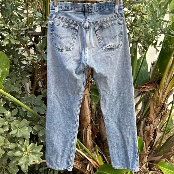 Vintage 1990s Levi’s 501 Distressed Light Wash Jeans USA 30x29 - Picture 4 of 8